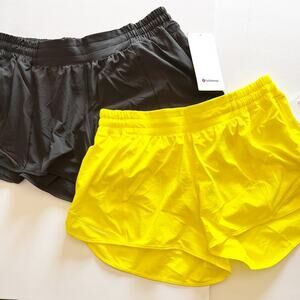 Lululemon Hotty Hot low rise shorts 4” size 12 Black BLK SNCY Sonic Yellow Lined
